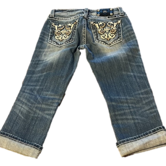 𝅺miss Me designer cuffed capris - Picture 1 of 7